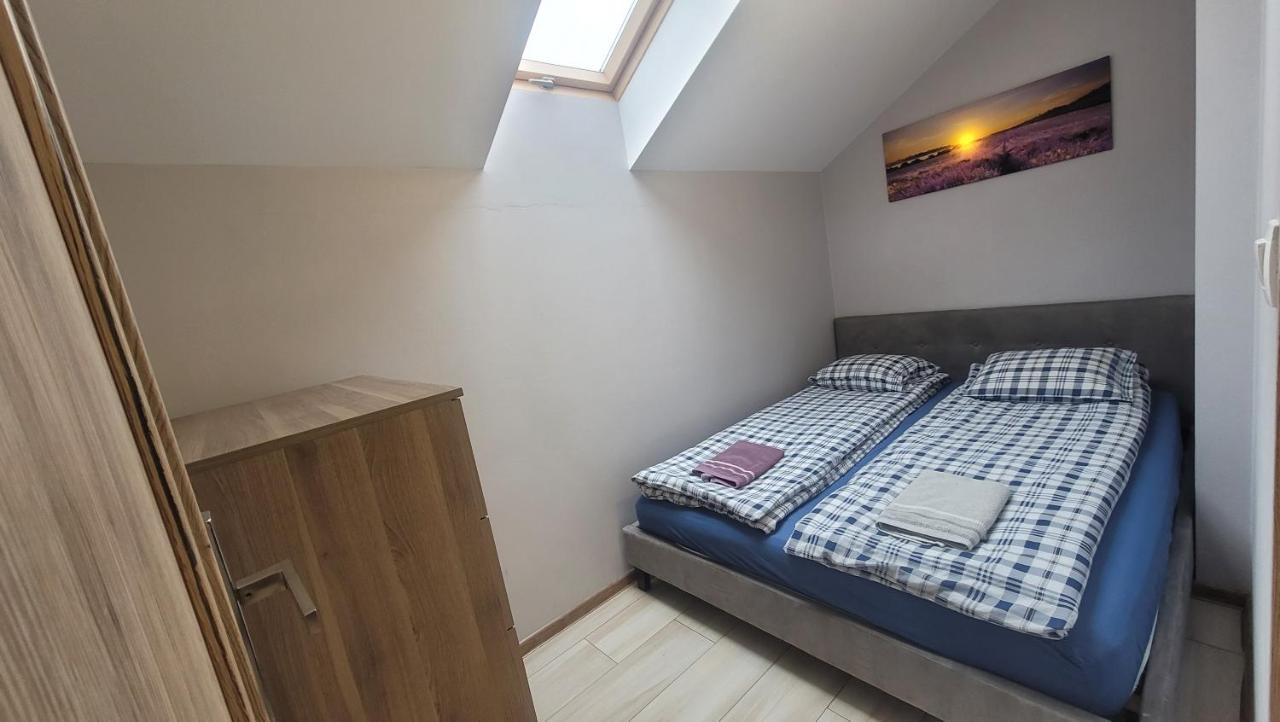 Wrzosowe Wzgorze Apartamenty Checiny  Bagian luar foto